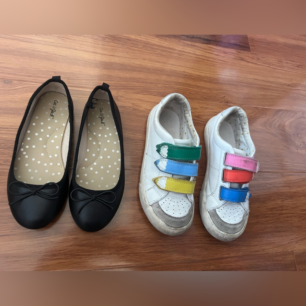 Kids White Mini Boden Sneakers with Crayon Straps and Cat and Jack Slippers